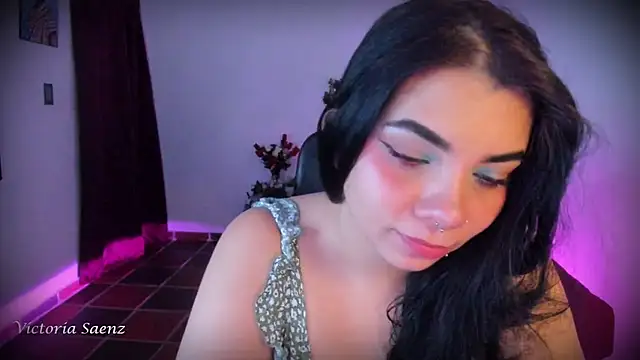 Snapshot of victoriaasaenz_ chatting on March 26, 12:50 am victoriaasaenz online show from March 26, 12:50 am