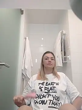 KrissSexi online show from November 11, 7:30 am