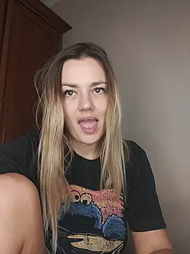 KrissSexi online show from November 28, 5:10 am