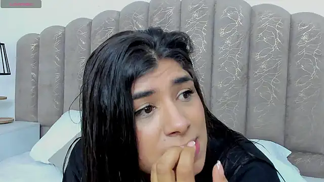 ZiaCalifa online show from December 19, 11:17 am