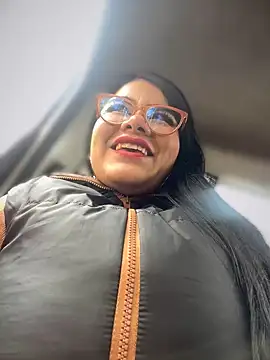 Snapshot of Insane_Issa chatting on December 7, 4:47 pm Insane Issa online show from December 7, 4:47 pm