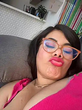 Snapshot of Insane_Issa chatting on February 18, 6:37 pm Insane Issa online show from February 18, 6:37 pm