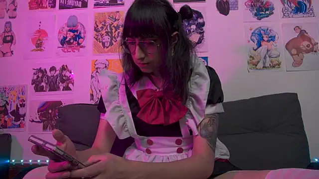 snowblack  online show from January 13, 2:32 pm