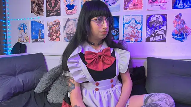 snowblack  online show from June 2, 4:20 pm