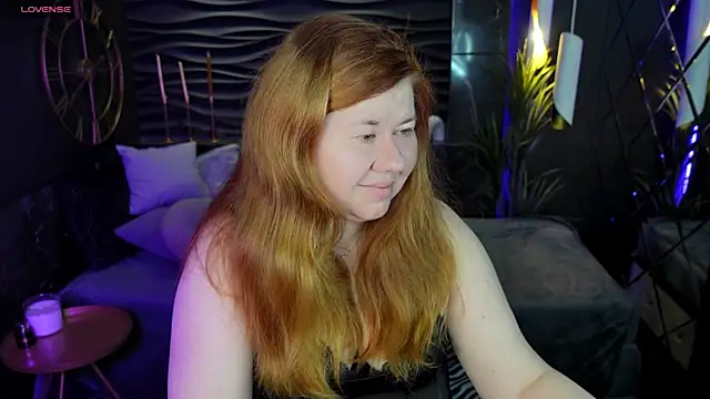 Snapshot of Mrs_Emilia chatting on December 7, 9:11 pm Mrs Emilia online show from December 7, 9:11 pm