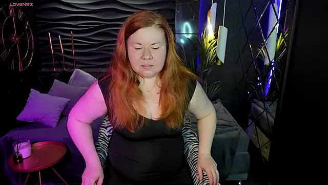 Snapshot of Mrs_Emilia chatting on December 8, 9:30 pm Mrs Emilia online show from December 8, 9:30 pm