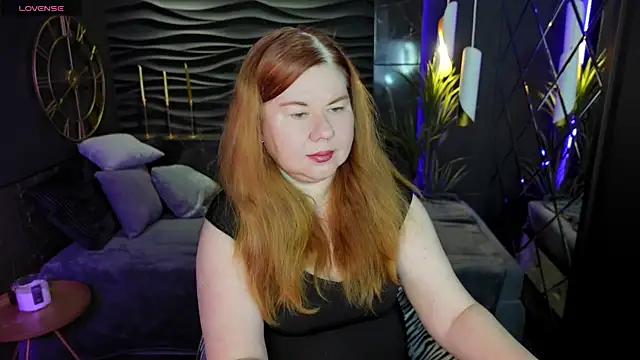 Snapshot of Mrs_Emilia chatting on December 15, 12:51 am Mrs Emilia online show from December 15, 12:51 am