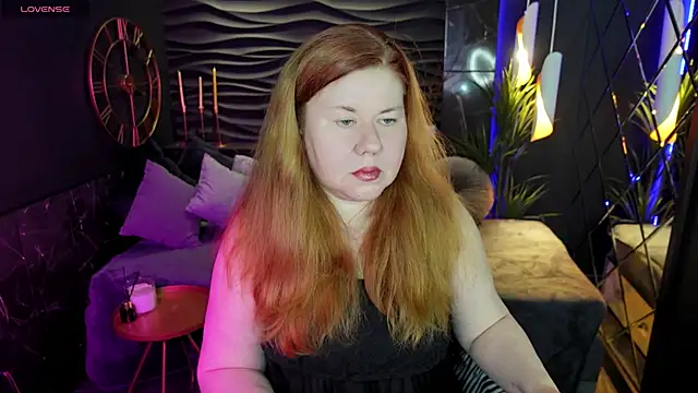 Snapshot of Mrs_Emilia chatting on December 22, 10:36 pm Mrs Emilia online show from December 22, 10:36 pm