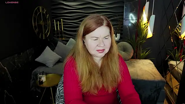 Snapshot of Mrs_Emilia chatting on December 24, 12:44 am Mrs Emilia online show from December 24, 12:44 am