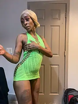 SlimBeenBadd1981 online show from December 31, 2:47 pm