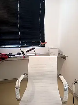 MIYESSI online show from January 22, 4:44 pm