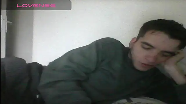 Snapshot of Tombgy07 chatting on February 8, 2:38 pm Tombgy07 online show from February 8, 2:38 pm