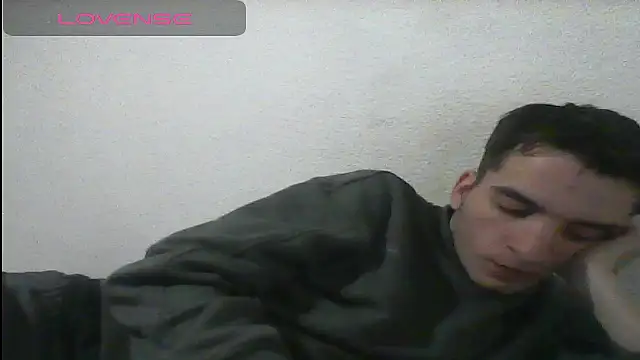 Snapshot of Tombgy07 chatting on February 8, 8:53 pm Tombgy07 online show from February 8, 8:53 pm