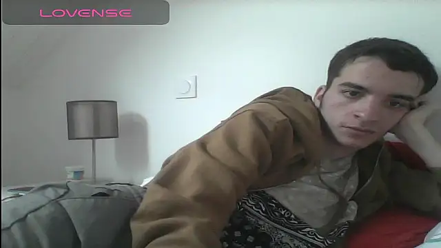 Snapshot of Tombgy07 chatting on February 26, 1:19 pm Tombgy07 online show from February 26, 1:19 pm