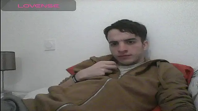 Snapshot of Tombgy07 chatting on February 26, 10:31 pm Tombgy07 online show from February 26, 10:31 pm