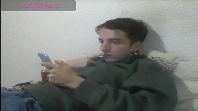 Snapshot of Tombgy07 chatting on March 10, 8:01 pm Tombgy07 online show from March 10, 8:01 pm