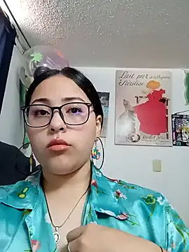 Snapshot of persefone_core chatting on December 12, 1:28 pm persefone core online show from December 12, 1:28 pm