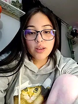 Snapshot of persefone_core chatting on December 19, 2:56 am persefone core online show from December 19, 2:56 am