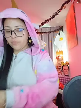 Snapshot of persefone_core chatting on October 31, 12:00 am persefone core online show from October 31, 12:00 am