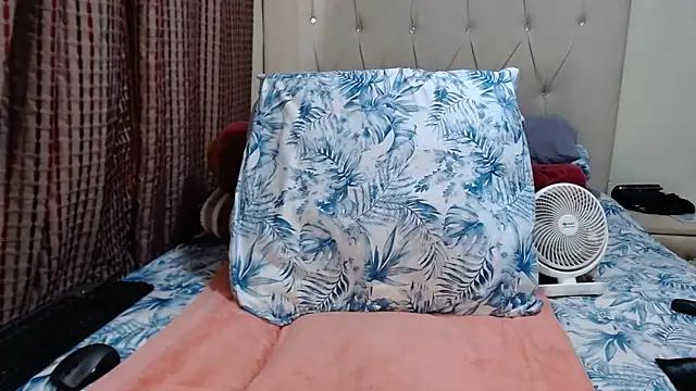 CHOCOLATEDARKBUSTYX online show from October 9, 8:56 am