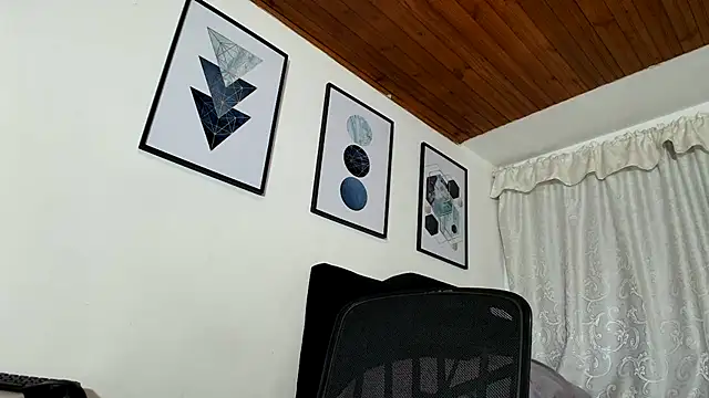 sam her online show from November 10, 9:25 pm