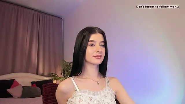 Snapshot of LauraCoy chatting on January 12, 4:10 am LauraCoy online show from January 12, 4:10 am
