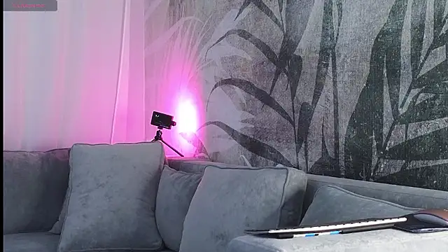 lily  foster online show from December 2, 6:41 am