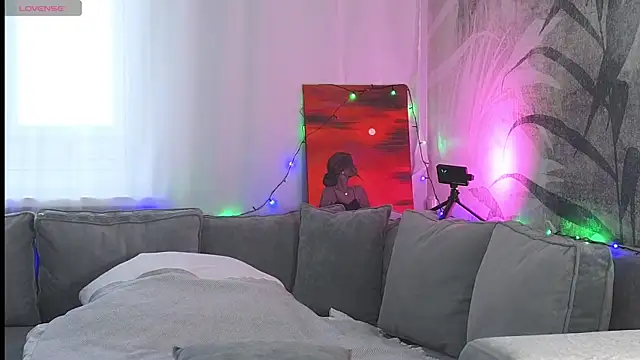 lily  foster online show from December 15, 8:19 am