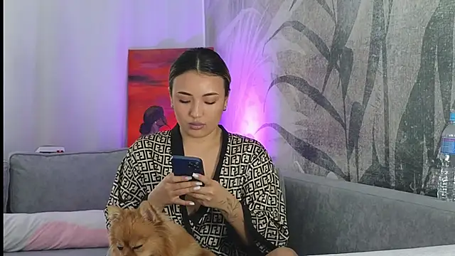 lily  foster online show from March 4, 8:13 am