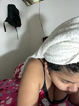 Snapshot of moncerrat_luna chatting on February 10, 6:34 pm moncerrat luna online show from February 10, 6:34 pm