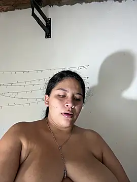 Snapshot of moncerrat_luna chatting on February 26, 1:43 pm moncerrat luna online show from February 26, 1:43 pm