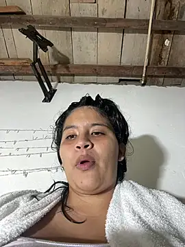 moncerrat luna online show from March 11, 9:21 pm