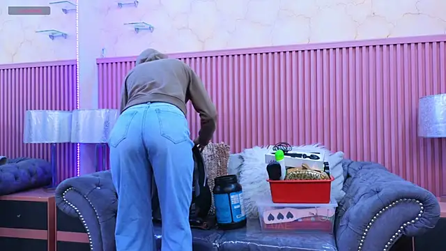 Emiily Scott1 online show from January 13, 12:35 pm