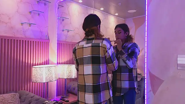 Emiily Scott1 online show from January 17, 1:03 pm