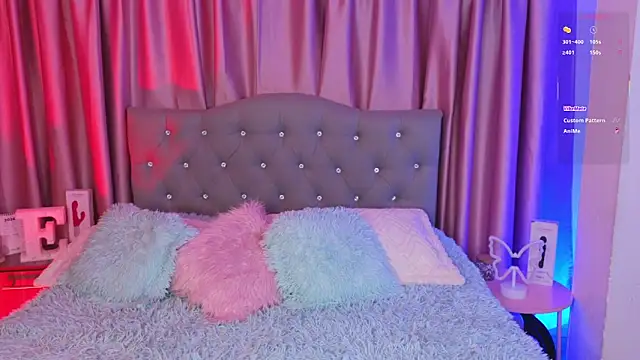 Emiily Scott1 online show from June 2, 1:40 am