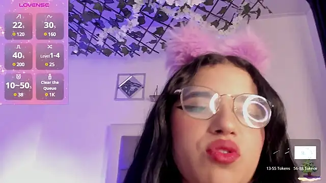 Snapshot of aliice_walker_ chatting on January 11, 6:44 pm aliice walker online show from January 11, 6:44 pm
