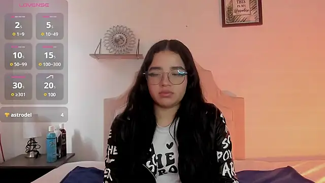 Snapshot of aliice_walker_ chatting on January 27, 5:48 pm aliice walker online show from January 27, 5:48 pm