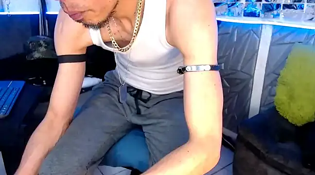 Mensecret69 online show from February 25, 9:13 pm