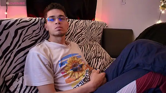 kisstarxxx online show from February 15, 7:38 am