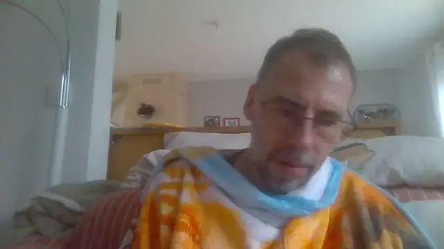 Snapshot of ptitcanard60600 chatting on October 2, 4:36 pm ptitcanard60600 online show from October 2, 4:36 pm
