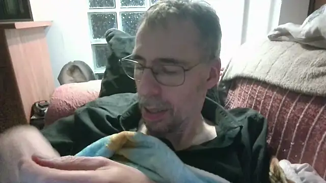 ptitcanard60600 online show from April 8, 9:37 pm