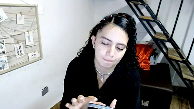 samantha baby  online show from March 14, 9:00 pm