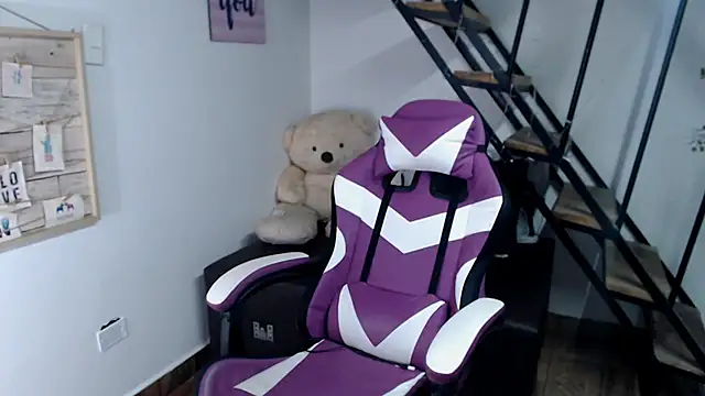 samantha baby  online show from October 12, 4:28 pm