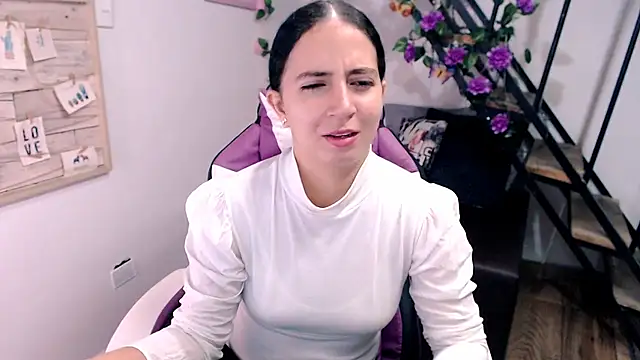 samantha baby  online show from April 16, 5:14 pm