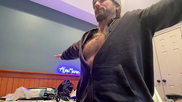 Snapshot of alexmannd chatting on January 31, 2:49 pm alexmannd online show from January 31, 2:49 pm