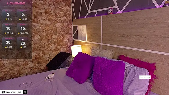 KAROL-SCOTT online show from December 4, 7:55 pm