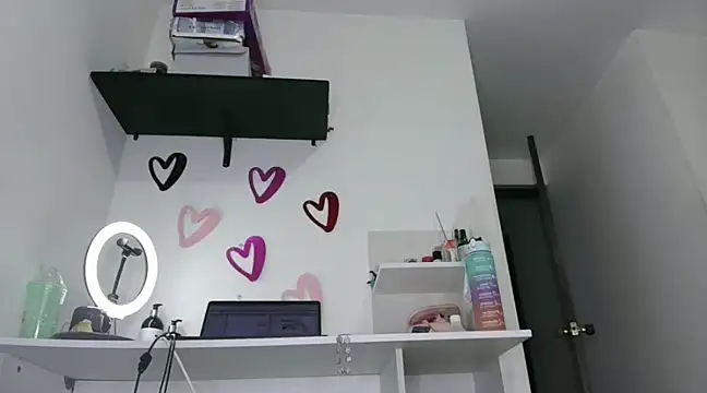 Snapshot of ari_sexy1 chatting on December 26, 1:07 am ari sexy1 online show from December 26, 1:07 am