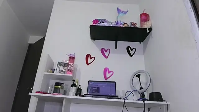 Snapshot of ari_sexy1 chatting on September 20, 1:39 am ari sexy1 online show from September 20, 1:39 am