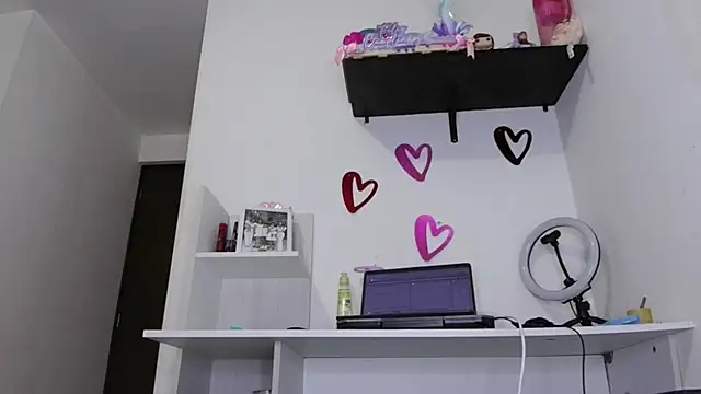 Snapshot of ari_sexy1 chatting on October 1, 3:23 am ari sexy1 online show from October 1, 3:23 am