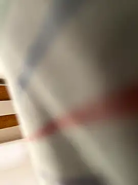 Snapshot of la_chiennete chatting on September 12, 12:16 pm la chiennete online show from September 12, 12:16 pm